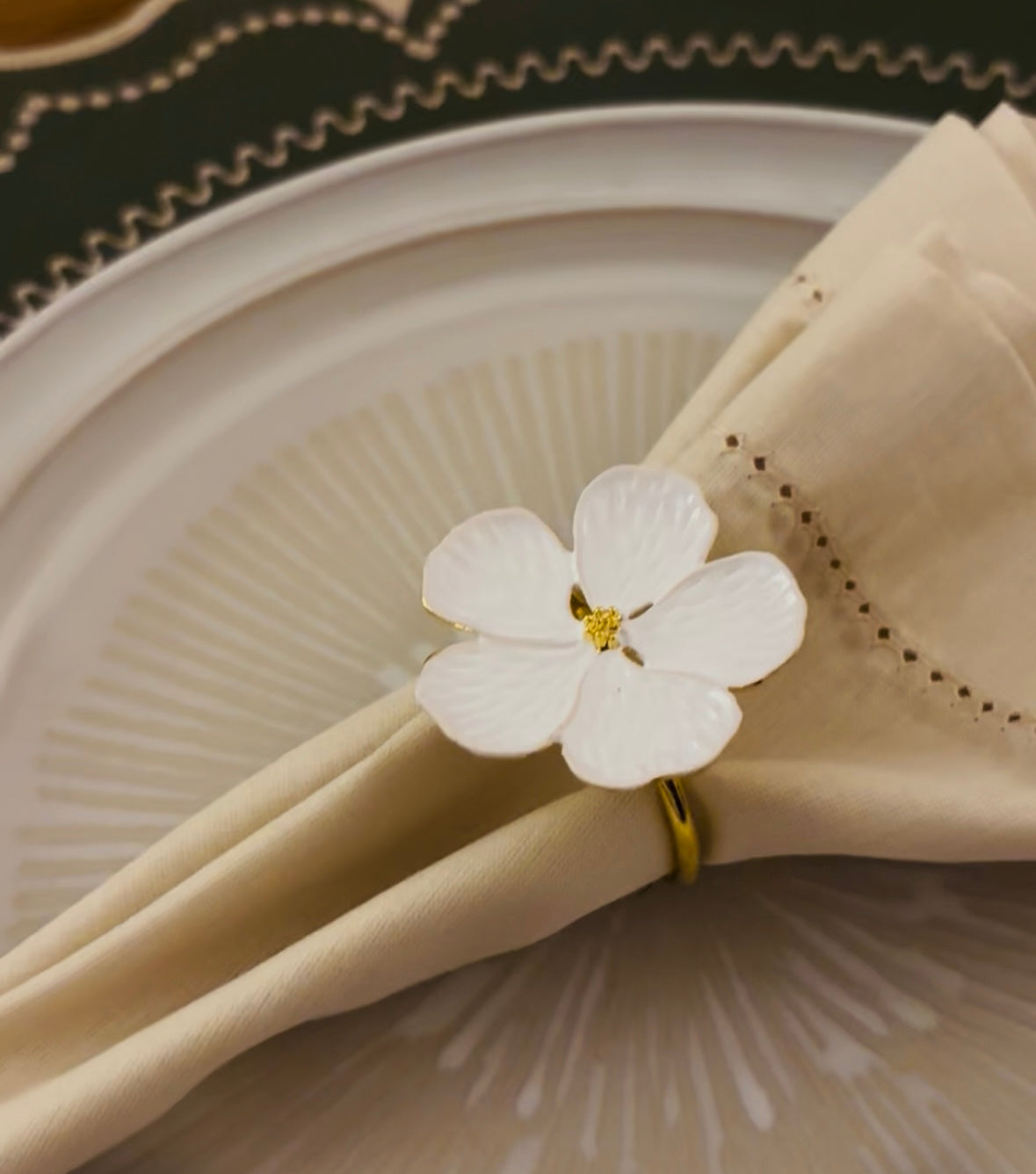 Elegant Flower Napkin Ring