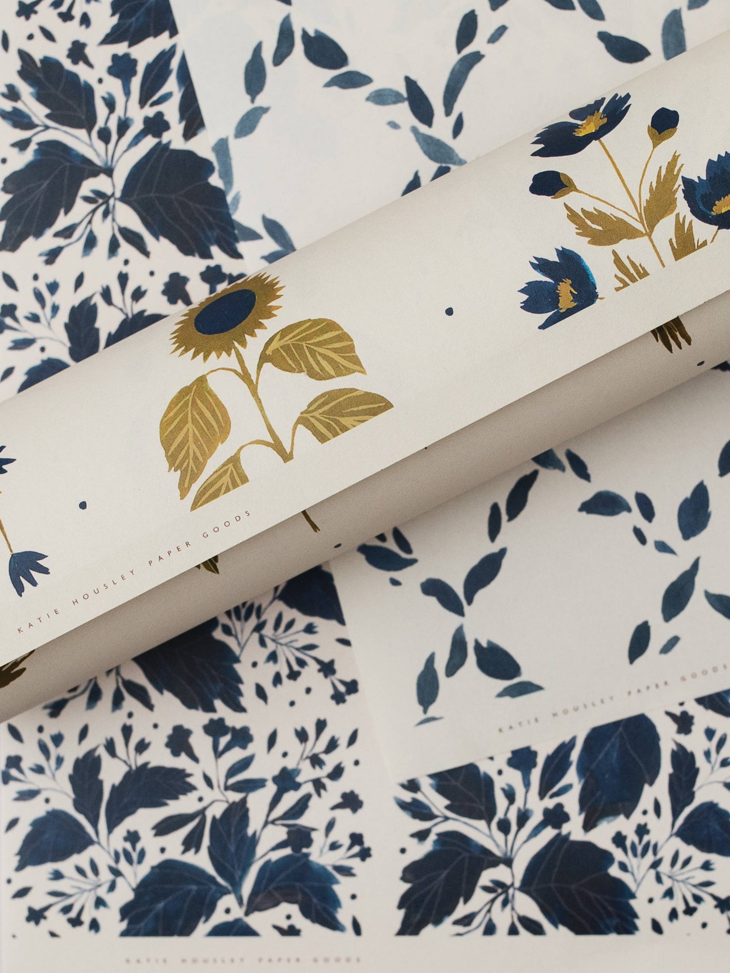 FLORAL BLUE BOTANICAL LUXURY GIFT WRAP PAPERS